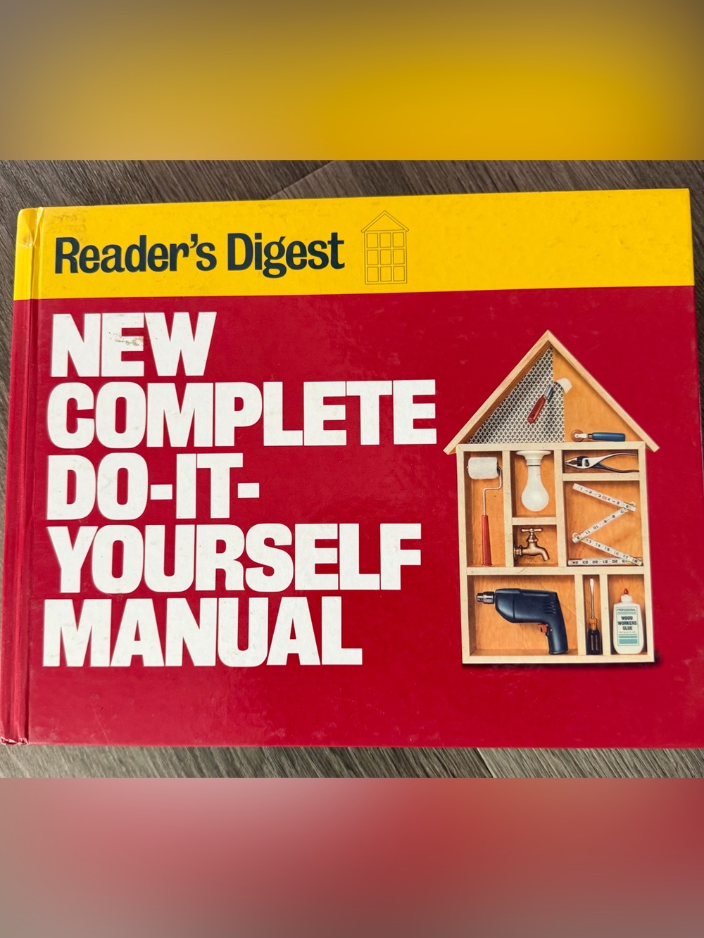 Reader's Digest New Complete Do-It-Yourself Manual